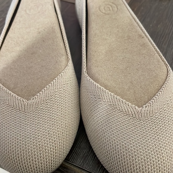 New Rothy's The Flat Ecru NWOB - Picture 9 of 10